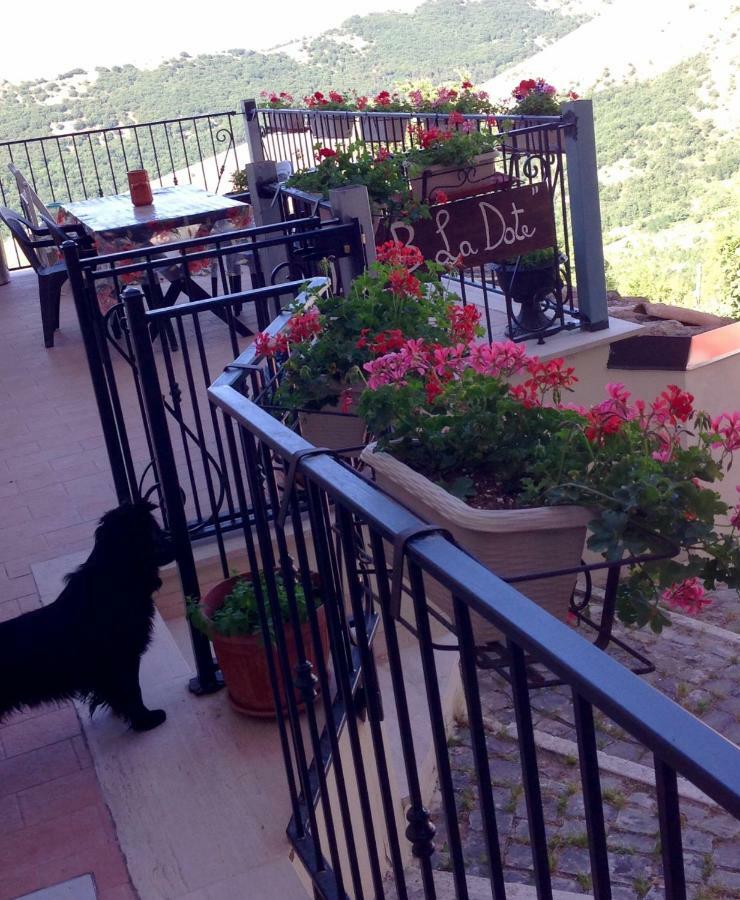 La Dote Bed and Breakfast Santo Stefano Di Sessanio Exteriör bild